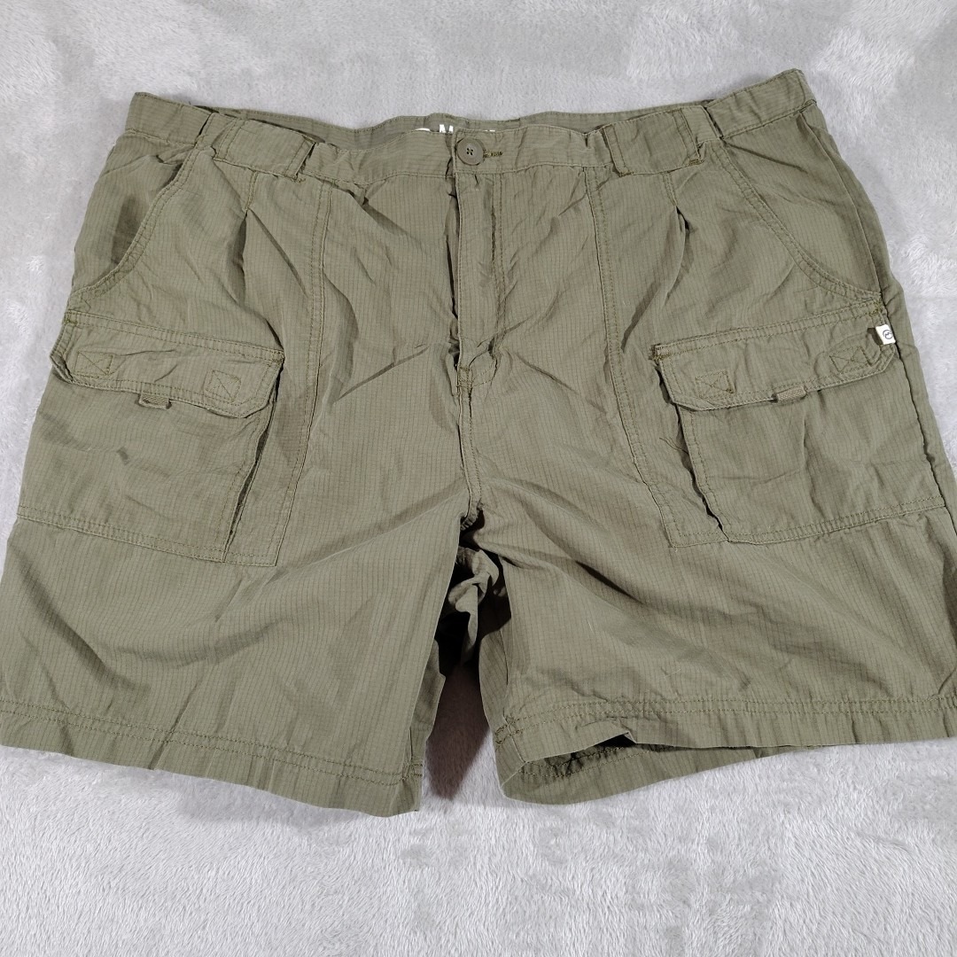 Magellan Outdoors Fishing Cargo Shorts Men 44/6.5 Green Beach Hiking Quick Dry